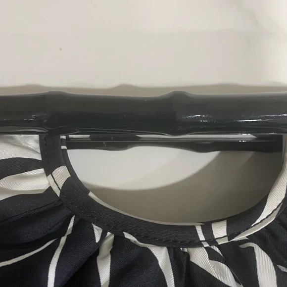 Banana Republic Black and White Purse - Picture 8 of 8